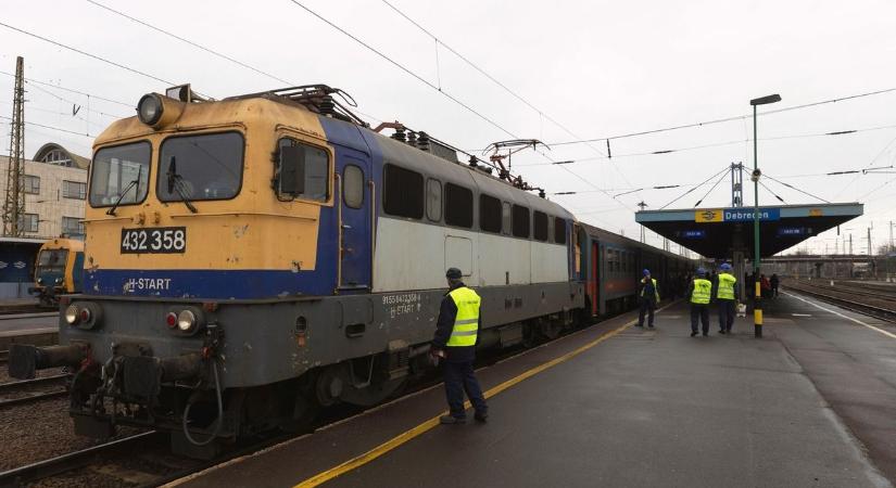 Elindult a hajdú-bihari vonat, de nem ér el a célállomásra - mutatjuk az okát