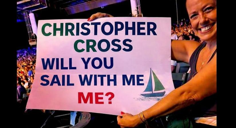 Először ad Magyarországon koncertet a zenész, akivel mindenki vitorlázni akar