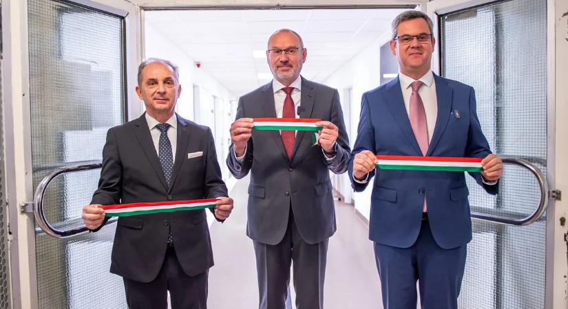 Közel száz kórházat újított fel a kormány az elmúlt években