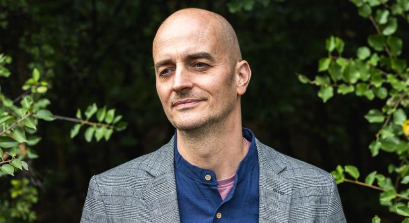 Hova utazott Szűcs Krisztián?