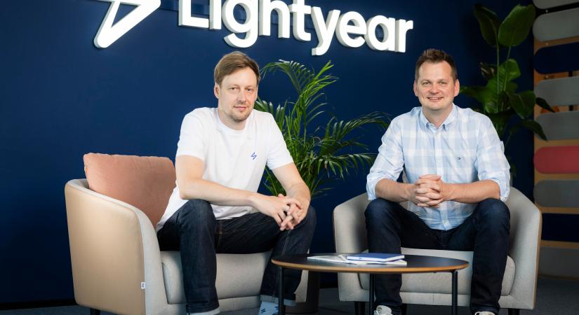 Nincs több kifogás: így nyitja meg a befektetést tömegek előtt a Lightyear