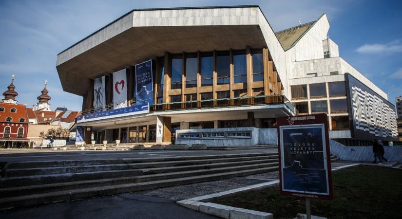 Kósa Roland szerint a győri színház ügye is azt mutatja, hogy változás kell