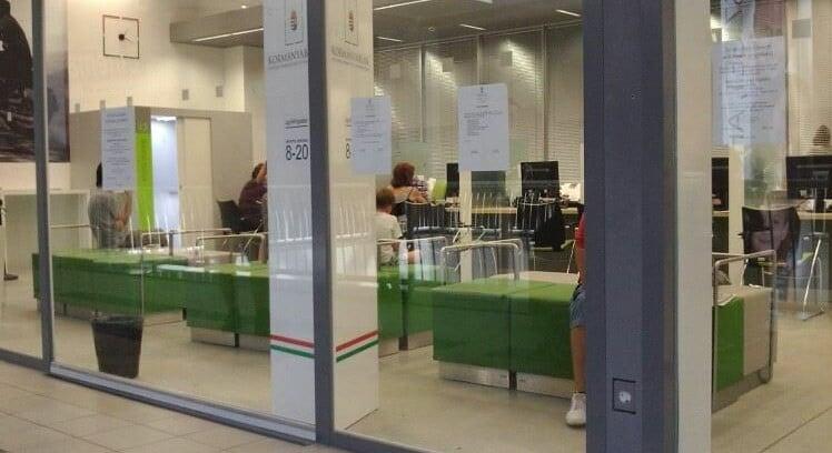 Rendkívüli nyitvatartás jön a választás hétvégéjén