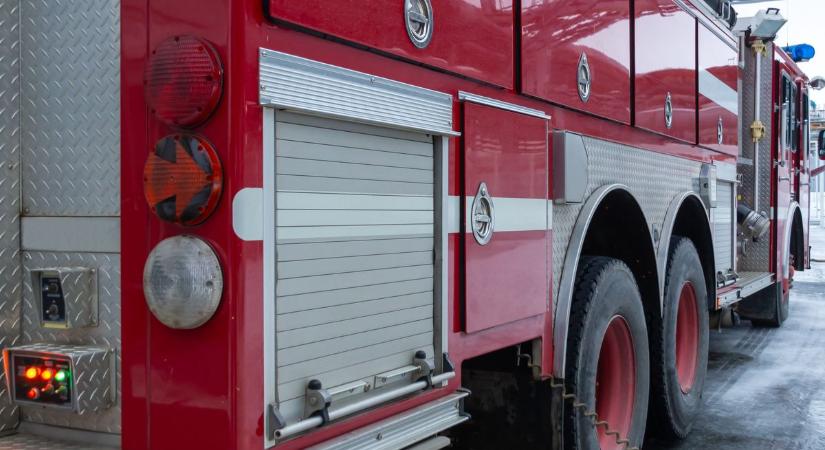 Teherautó és trélert vontató autó ütközött az M5-ösön