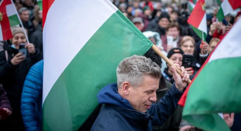 Magyar Péter az országjárásán megjelenő orosz tudósítónak: Élvezze a szabadságot és a rendszerváltást!