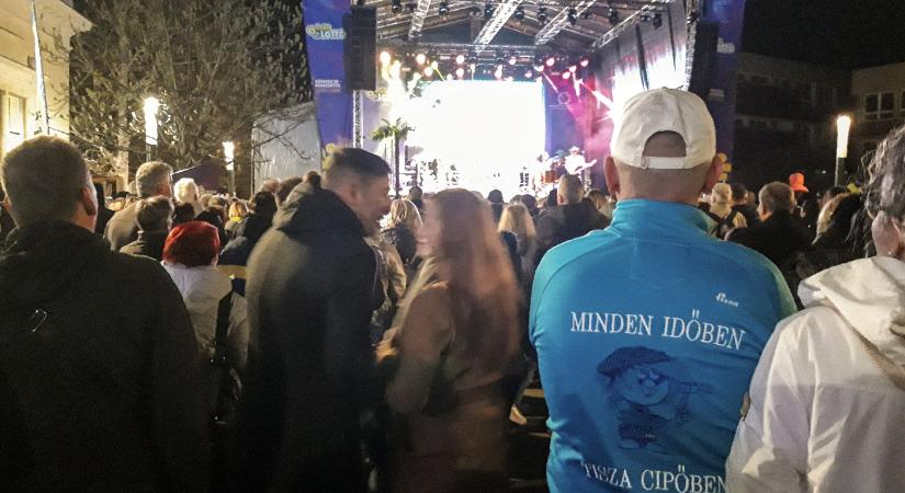 Hogyan használják a Szerencsejáték Zrt. ingyenes bulijait a fideszes képviselők saját céljaikra?