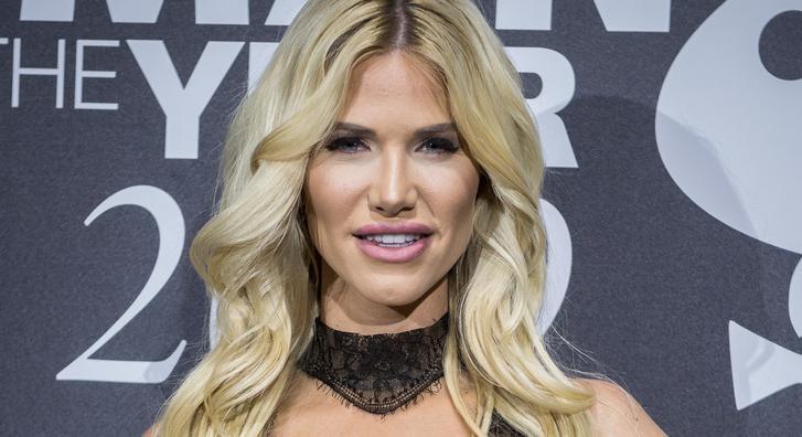 Vasvári Vivien „a világ legcukibb miniszterelnökének” nevezte Orbán Viktort, miután szelfit készített vele