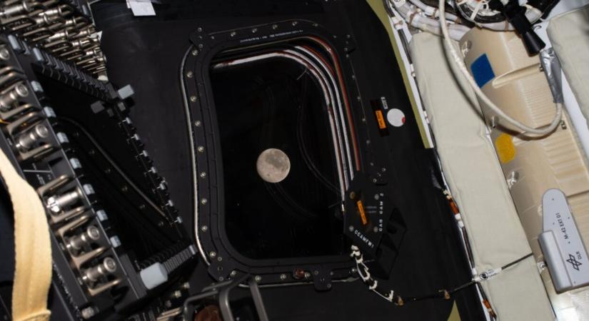 Abszurd hiba az Orion fedélzetén: Az emberiség legfejlettebb űrhajóját is kiütötte az Outlook