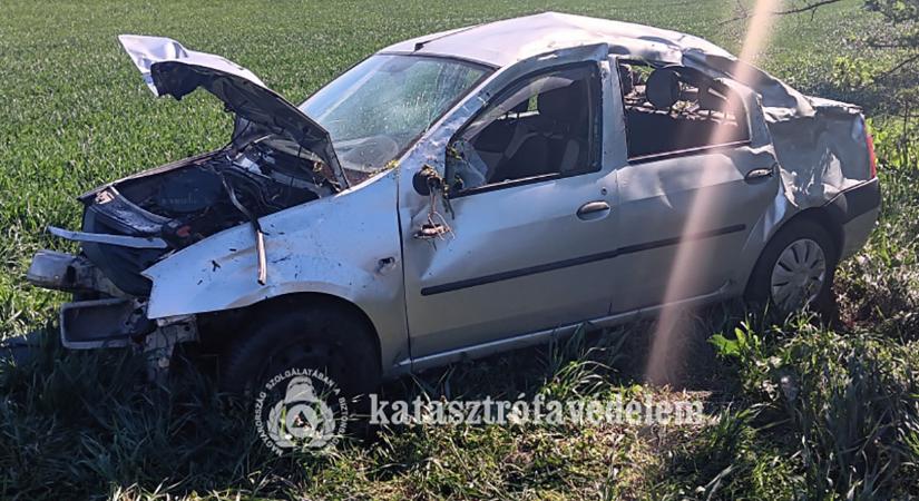Árokba hajtott egy autó Orosháza és Kaszaper között