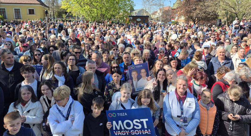 Piknikhangulat és mosolygó emberek – Országjáráson a Kontroll