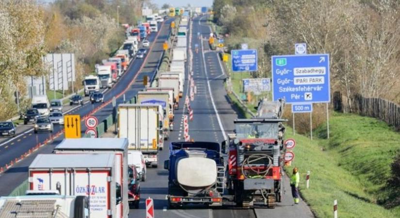 Így kell helyesen közlekedni autópálya építkezés idején dupla sávos szakaszon