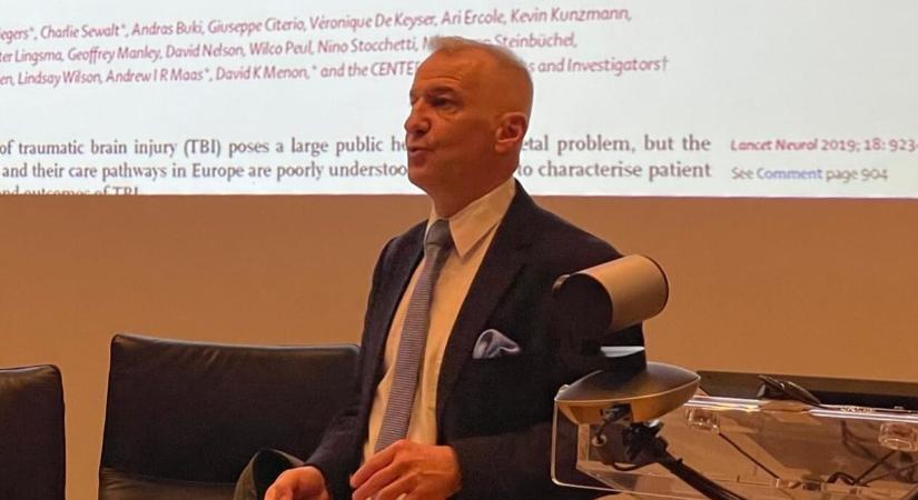 Hazajön szavazni a pécsi idegsebészeti klinika Svédországba költözött volt igazgatója