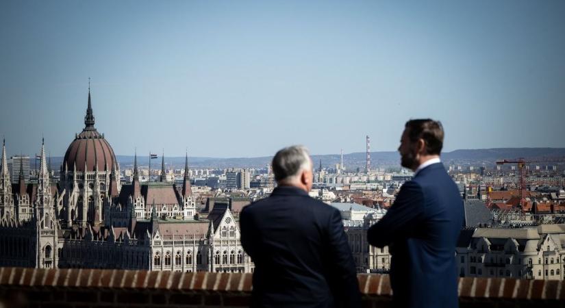 Most a fél világ erről beszél: a választásokat is eldöntheti, ami Magyarországon történt