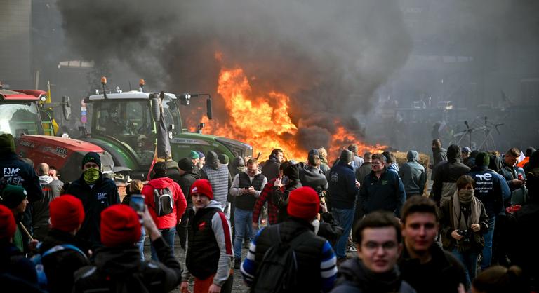 Orbán Viktor közbenjárását kérik, elszállhatnak az élelmiszerárak