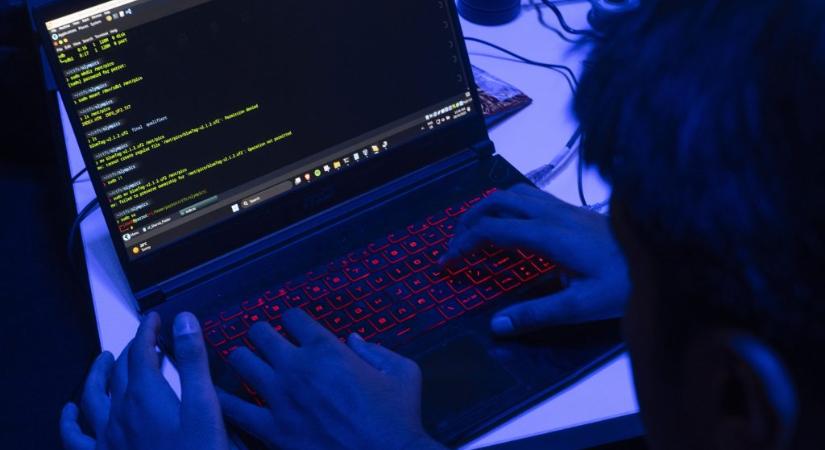 Az eddigi legnagyobb adatlopást vitte végbe egy kínai hekker