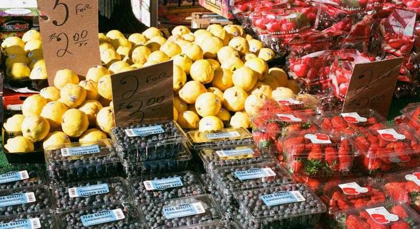 Amikor a csomagolás „életre kel” – mi áll a puffadó élelmiszerek mögött?