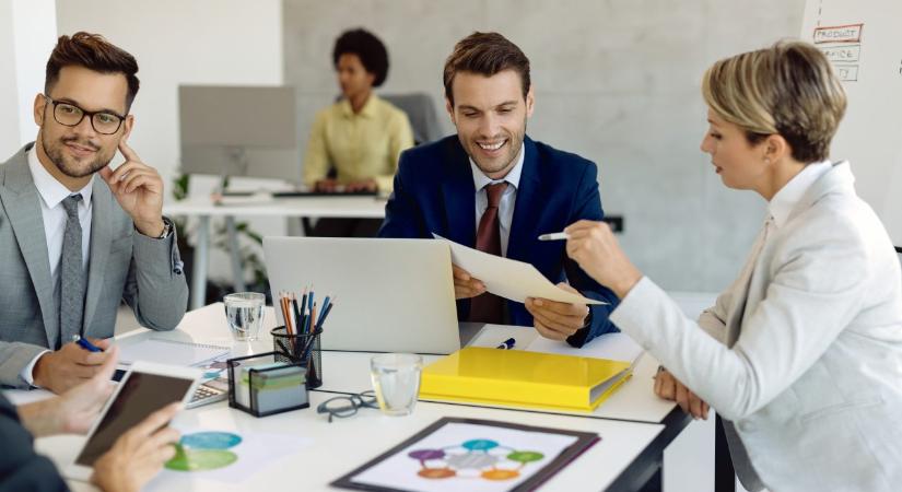 Vezetői magabiztosság kontra dolgozói bizonytalanság: ki hidalja át a 2026-os AI-szakadékot?