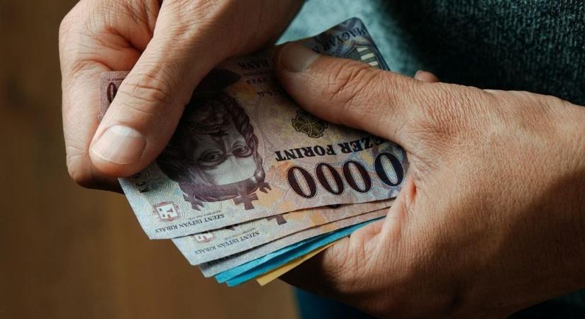 Már ezen a héten változik a rend – rengeteg nyugdíjast érint a Magyar Államkincstár bejelentése