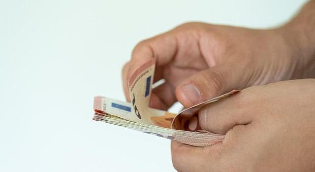 Februárban az előző év azonos időszakához mérten 1,5, az előző hónaphoz képest 1,8 százalékkal mérséklődött az ipari termelés