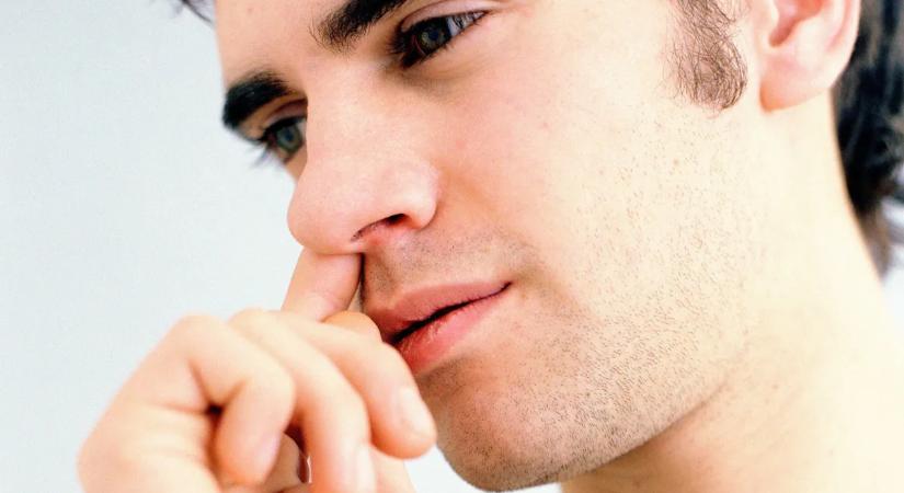 Ezért ne piszkálja soha az orrát: súlyos betegséget kockáztat vele