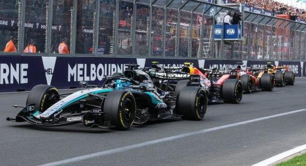 Szériában: Russell, Leclerc és a McLaren emelkedik ki