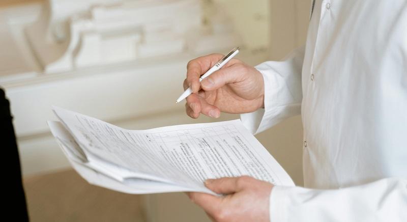 Nyílt levélben tiltakoznak a krónikus betegek: igazságtalan a táppénz első napjának megvonása