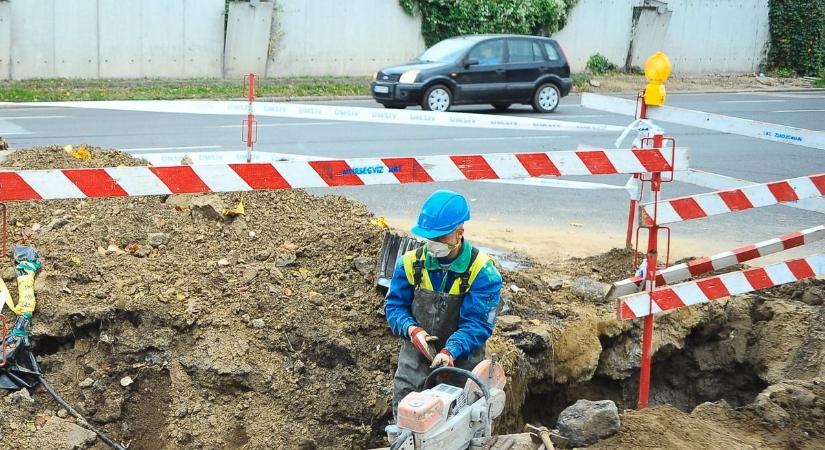 Szivattyút cserélnek, ezért nem lesz víz ezeken a helyeken