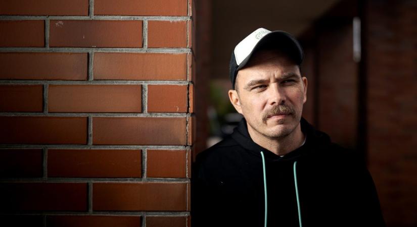 Orbán rettegett intézőembere, a Temuról rendelt Bill Gates – Rogán Antalról készített videót Lengyel Tamás