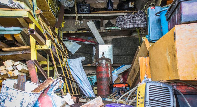 Életveszélyes, ami sok magyar otthonban felhalmozódik – a katasztrófavédelem figyelmeztet