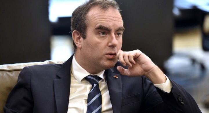 Politico: Franciaország 2030-ig 400%-kal növeli rakéta- és drónkészleteit