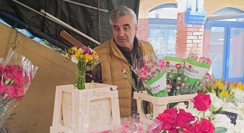 Iszak Ferenc, a piac elmaradhatatlan virágárusa