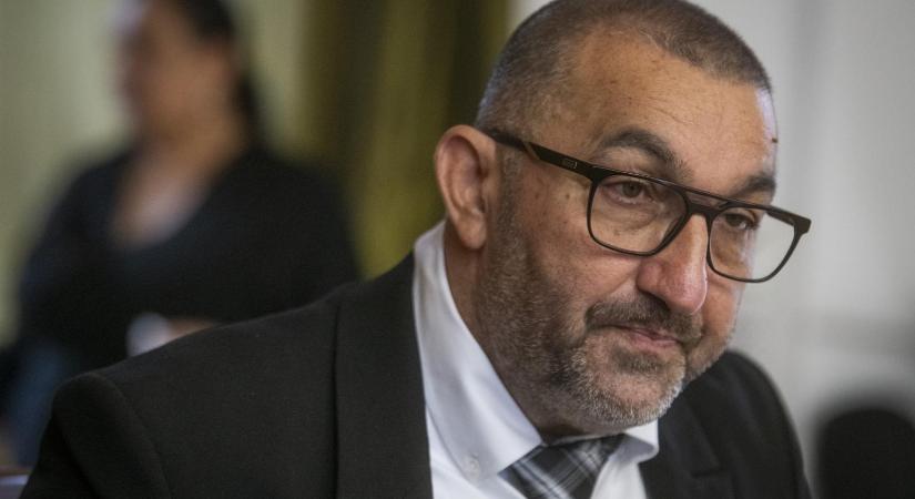 Élelmiszercsomagokkal segítené a debreceni fideszesek kampányát a roma önkormányzat elnöke