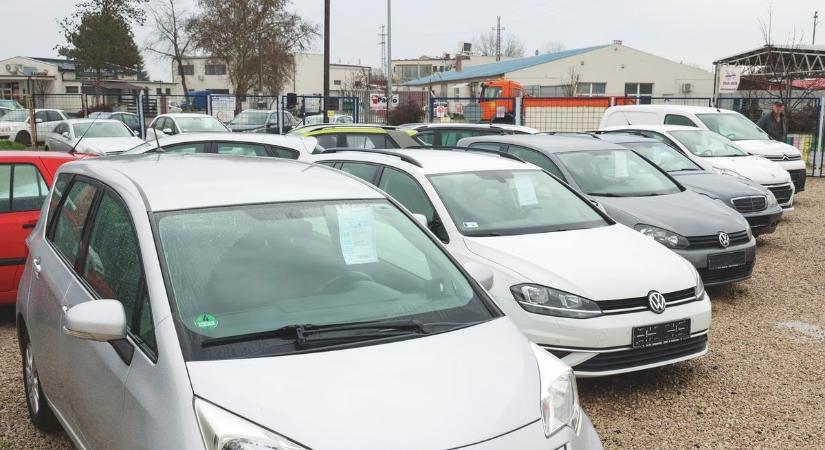 Drasztikus fordulat jön a használtautó-piacon – ez minden vásárlót érint