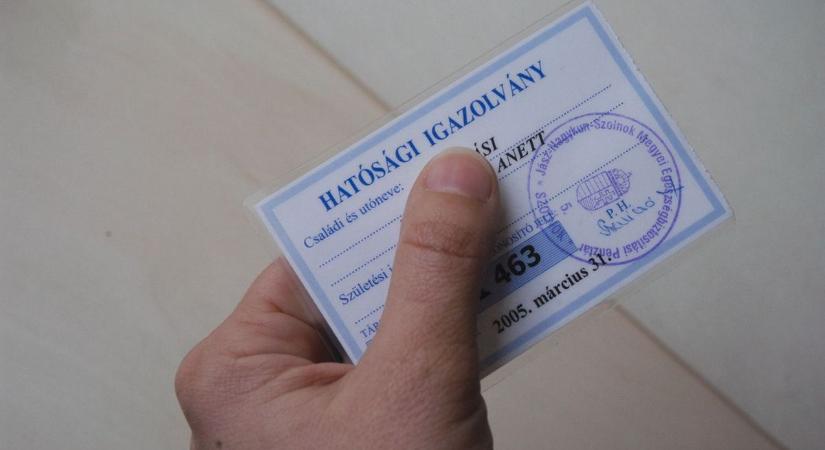 Fontos: áprilisban okmányok nélkül sehova - Lakcímkártya és TAJ kártya is kelleni fog