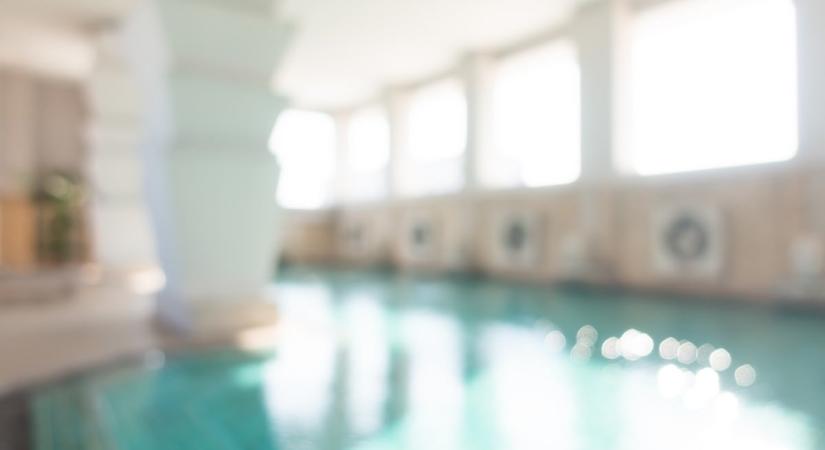 Túladagolhatták a klórt a napokban átadott siófoki fürdőben, a hatóság teljes körű ellenőrzést rendelt el