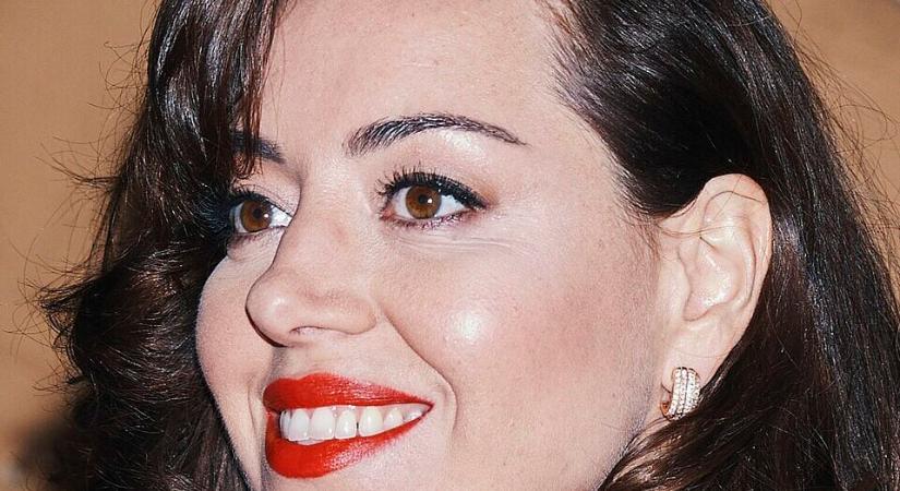 Gyeremeket vár az ismert színésznő