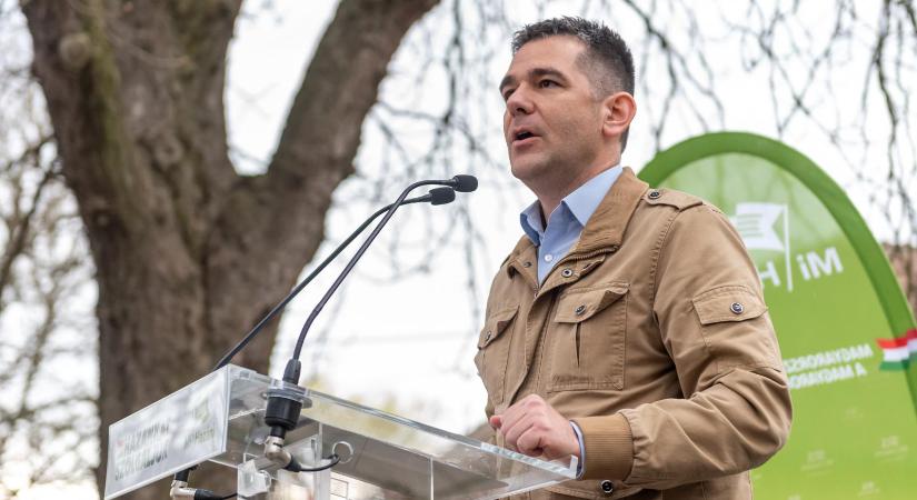 Nyomravezetői díjat fizet a Mi Hazánk, aki azonosítja a pártot lejárató szórólapok terjesztőit