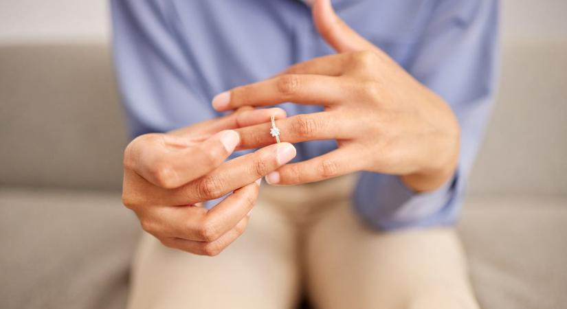 Mit kezdjek a jegygyűrűmmel, ha véget ért a házasság?