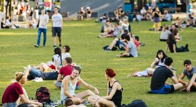 21 piknikezős hely Budapesten, aminél a szomszéd kertje sem zöldebb, és mindig kék az ég