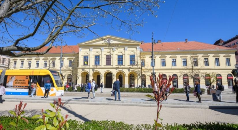 Időutazás Debrecen szívében: esti séták indulnak a Régi Városházán!