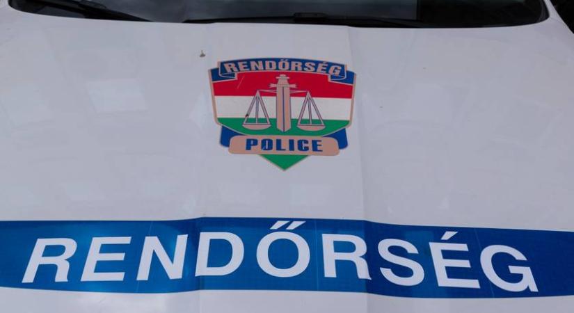 Bedrogozva, jogosítvány nélkül, hamis rendszámmal vezetett – Minden más rendben volt