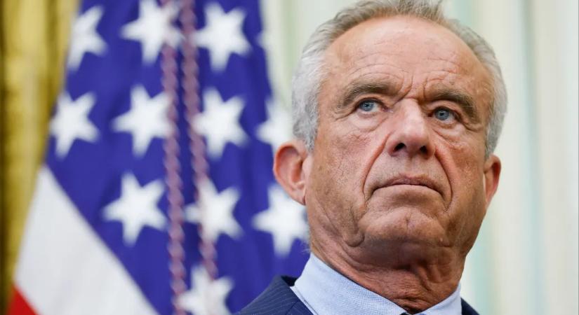 A bíróság szerint alkalmatlan volt RFK Jr. jelöltje, ezért a miniszter átírta a vakcinabizottság alkalmassági elvárását