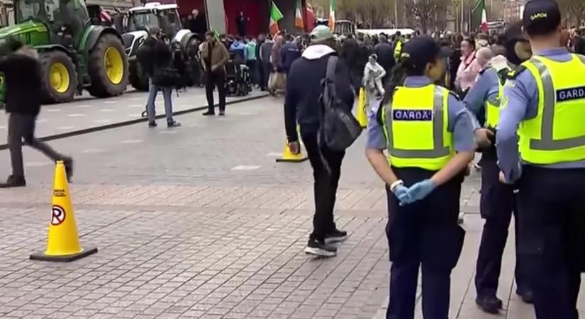 Káoszba fordították az írországi közlekedést a magas üzemanyagárak miatt tüntetők