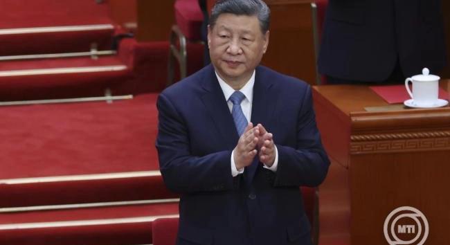 Kína a szolgáltatások fejlesztésével ösztönözné a fogyasztást