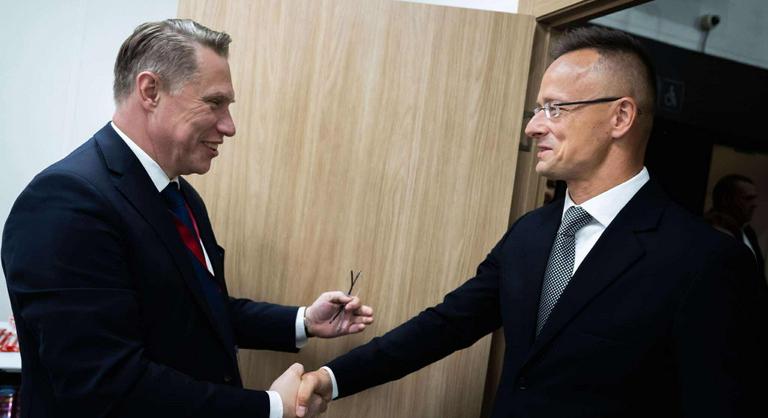 Politico: Magyarország és Oroszország 12 pontos együttműködési megállapodást írt alá