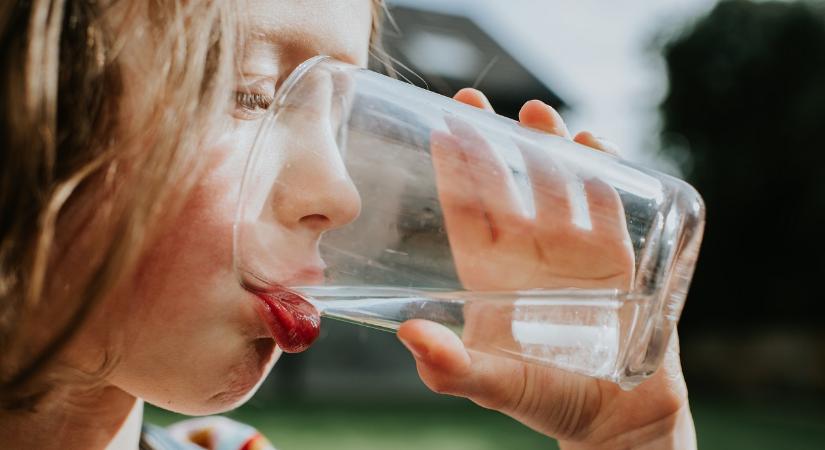 Tényleg segít a fogyásban a szénsavas ásványvíz? 6 érv a tudósoktól, ami ezt támasztja alá!