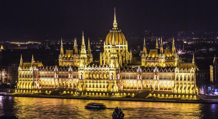 Megmutatták a Parlement azon szobáját, ahol még Orbán Viktor sem járhatott soha, elképesztő videó látott napvilágot