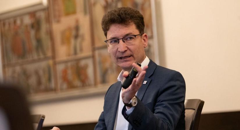 Cser-Palkovics András újra megszólalt, kemény üzenetet küldött