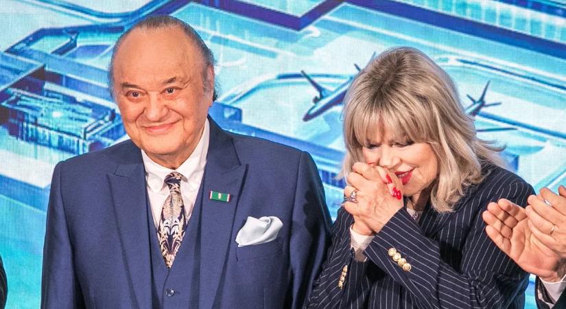 Ezt látnod kell! Leleplezték Korda György és Balázs Klári szobrát a reptéren: „Ez azt jelenti, marad belőlünk...”