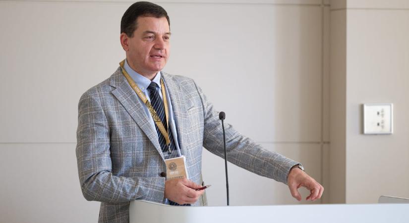 „Ha felbukkan egy-egy Gundalf, az nem zavar a rendszerben, hanem jelzés” – véli Odrobina László, volt helyettes államtitkár